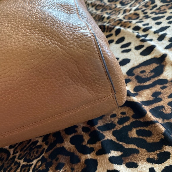 Michael Kors Tan Bedford Laptop Tote w/ Tassel - Picture 5 of 8